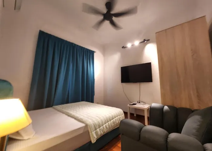 Solok Burma Vacation Home @ Gurney Penang